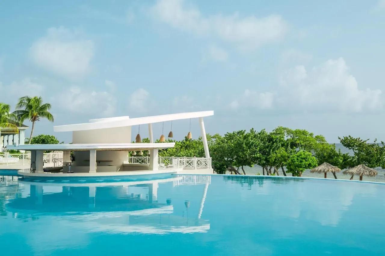 ***** Resort Iberostar Waves Rose Hall Beach Montego Bay Jamaica