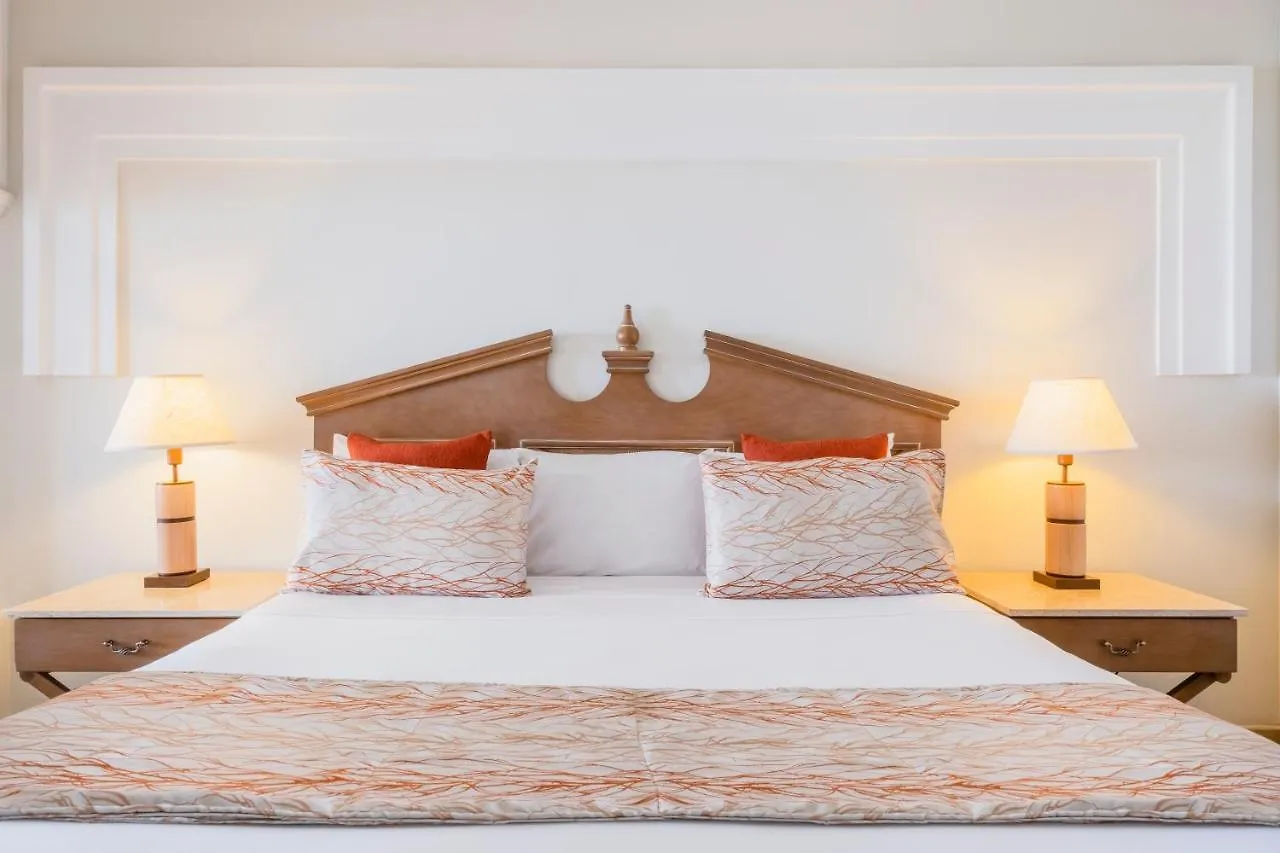 ***** Resort Iberostar Waves Rose Hall Beach Montego Bay Jamaica