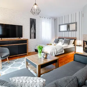 Wonder - Vika Z Ogrodem Apartament